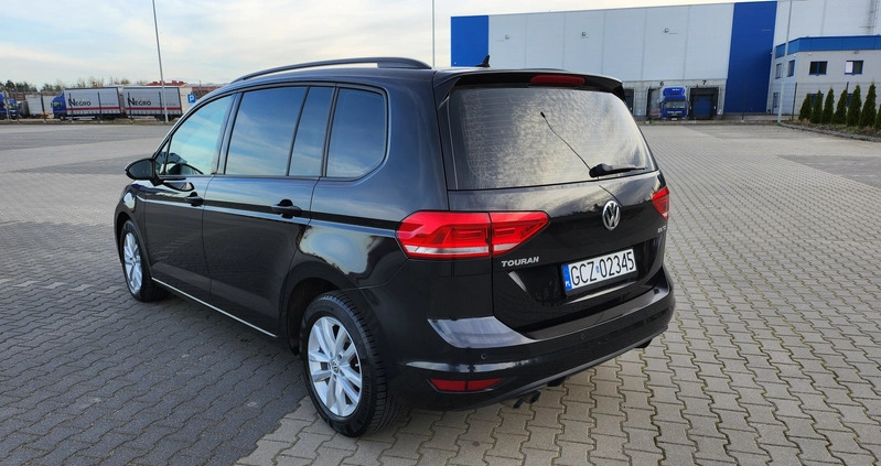 Volkswagen Touran cena 59400 przebieg: 260018, rok produkcji 2017 z Czarne małe 667